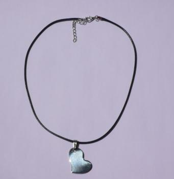 Kette, Lederband mit Herz, Edelstahl