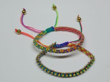 Armband mit Strass und Metallkugeln, multicolor