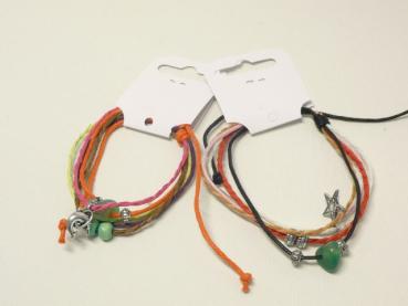 Armband Kordel mit Anh. Metall und Steinen, versch. Farben
