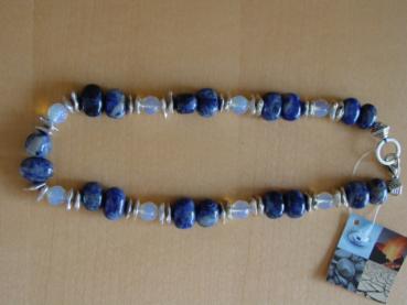 Kette, kurz, Mondstein und Steine, blau