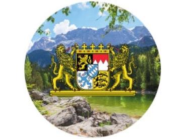 Glas Magnet- Bayrisches Wappen auf Landschaft