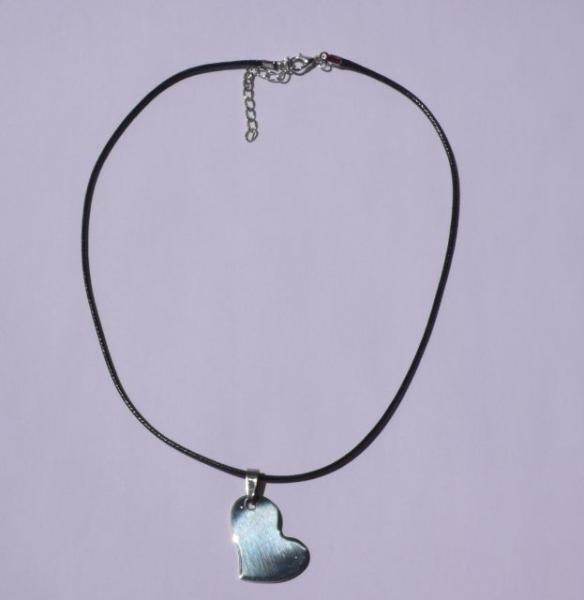 Kette, Lederband mit Herz, Edelstahl