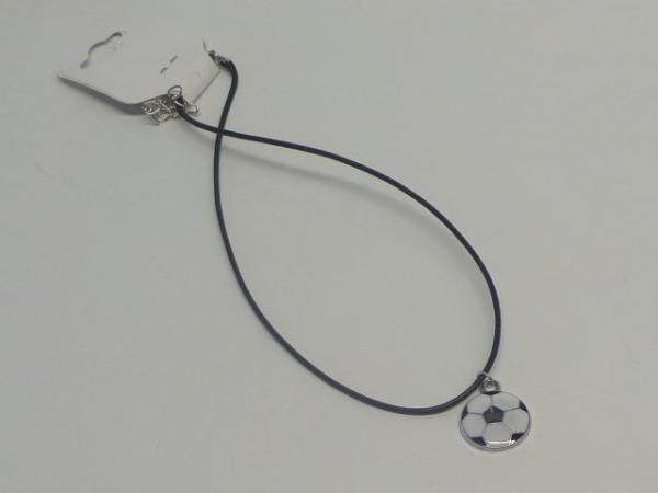 Kette mit Anhänger Fussball, schwarz-weiß