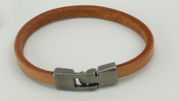 Rindsleder-Armband mit Metallverschluss, braun