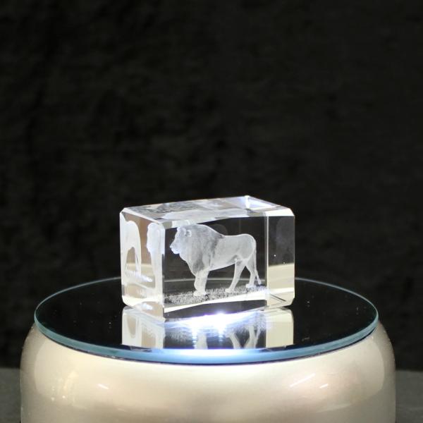 3D-Glas-Cube-laufender Löwe, versch. Größen
