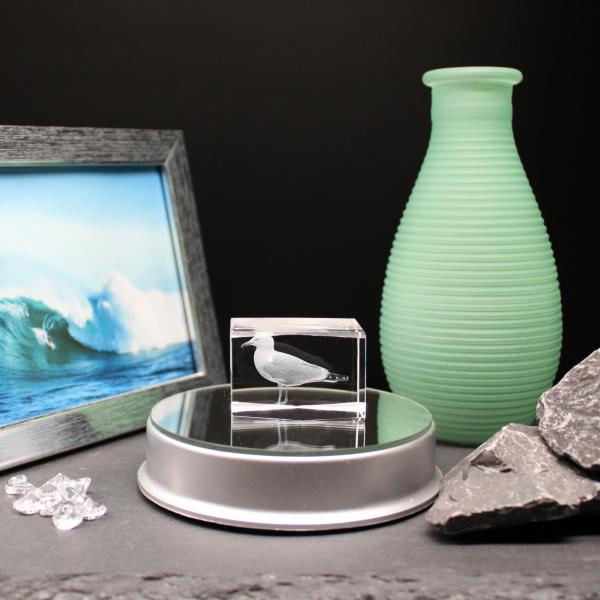 Crystal cuboid block, motif Gull