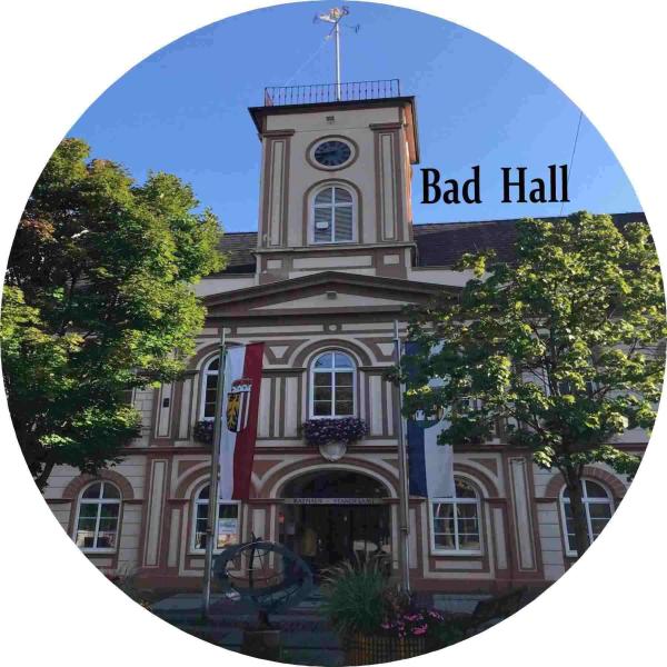 Strong, colorful, round glass magnets, motif BadHall town hall